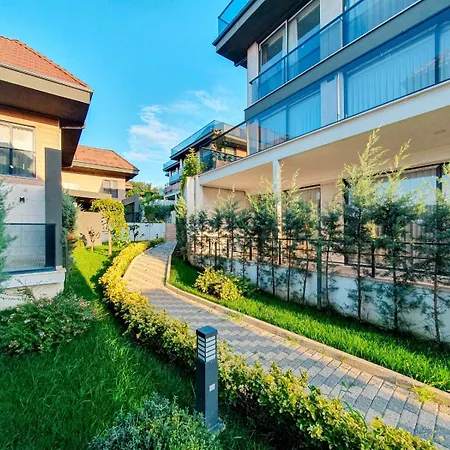Royal Blue Jade 8 4* Ağva